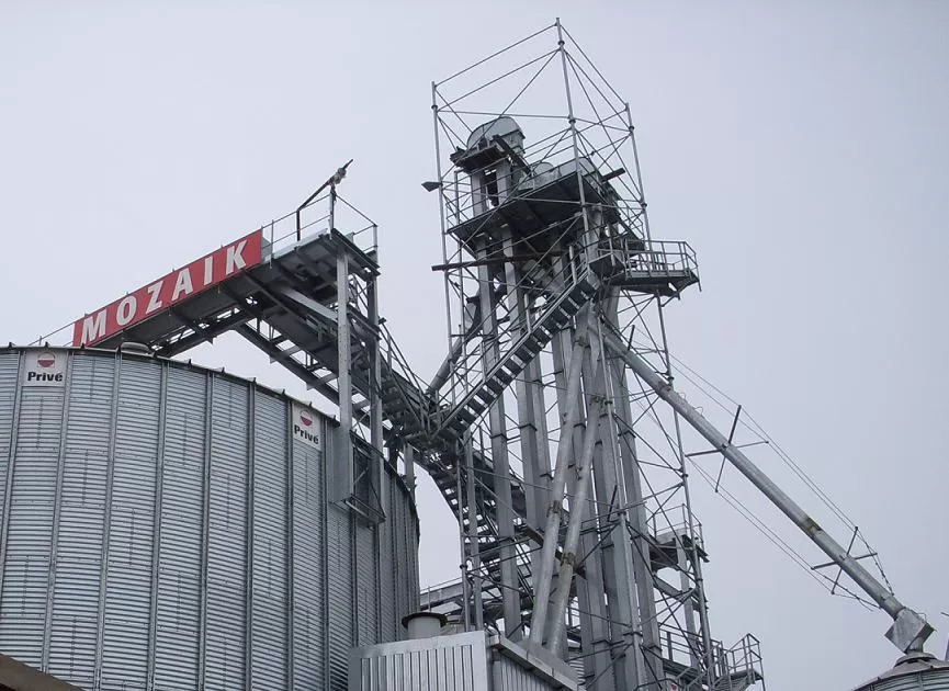 Elevator Tower from Storage Silos 28000 Tons